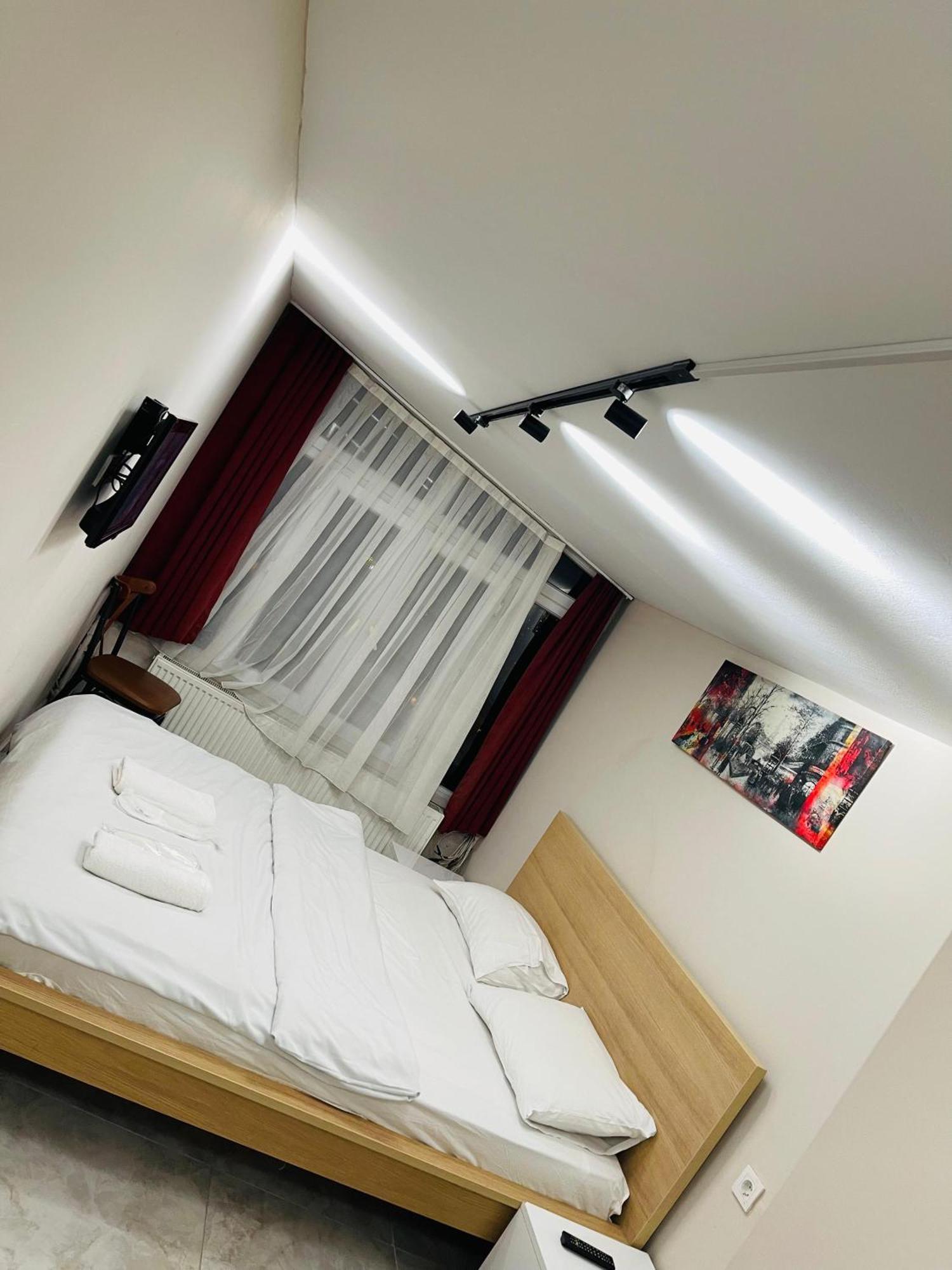 Taksim Rain Suite Istanboel Buitenkant foto